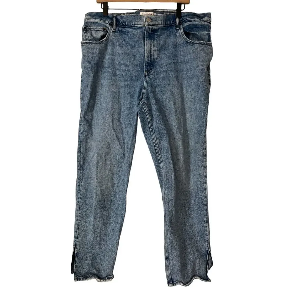 Abercrombie and Fitch The 90s Straight Ultra High Rise Jeans Size 18 / 34 Short